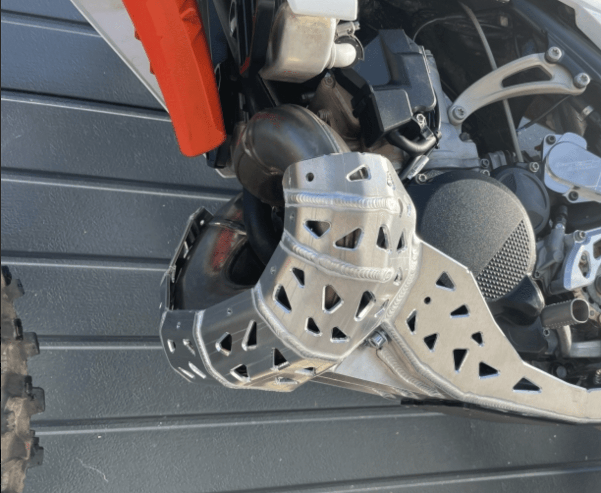 Scut Metalic KTM 2024-2026+ P-Tech