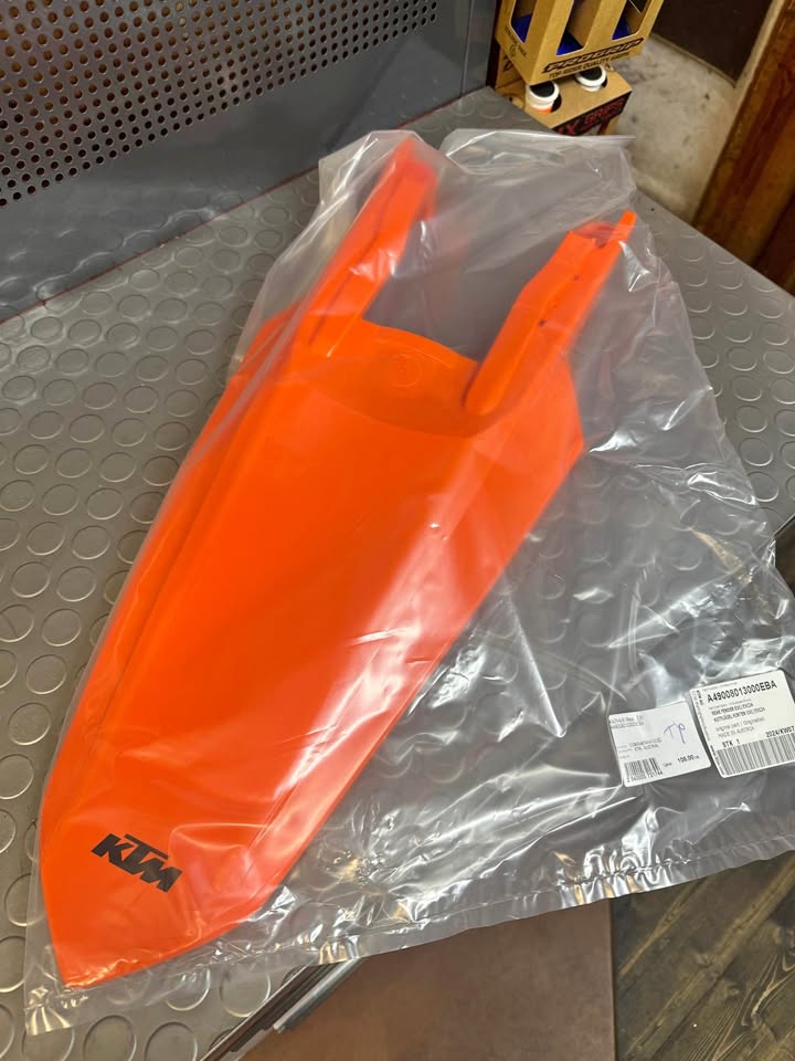 Plastic Codita Spate KTM 2024+ cu grafica